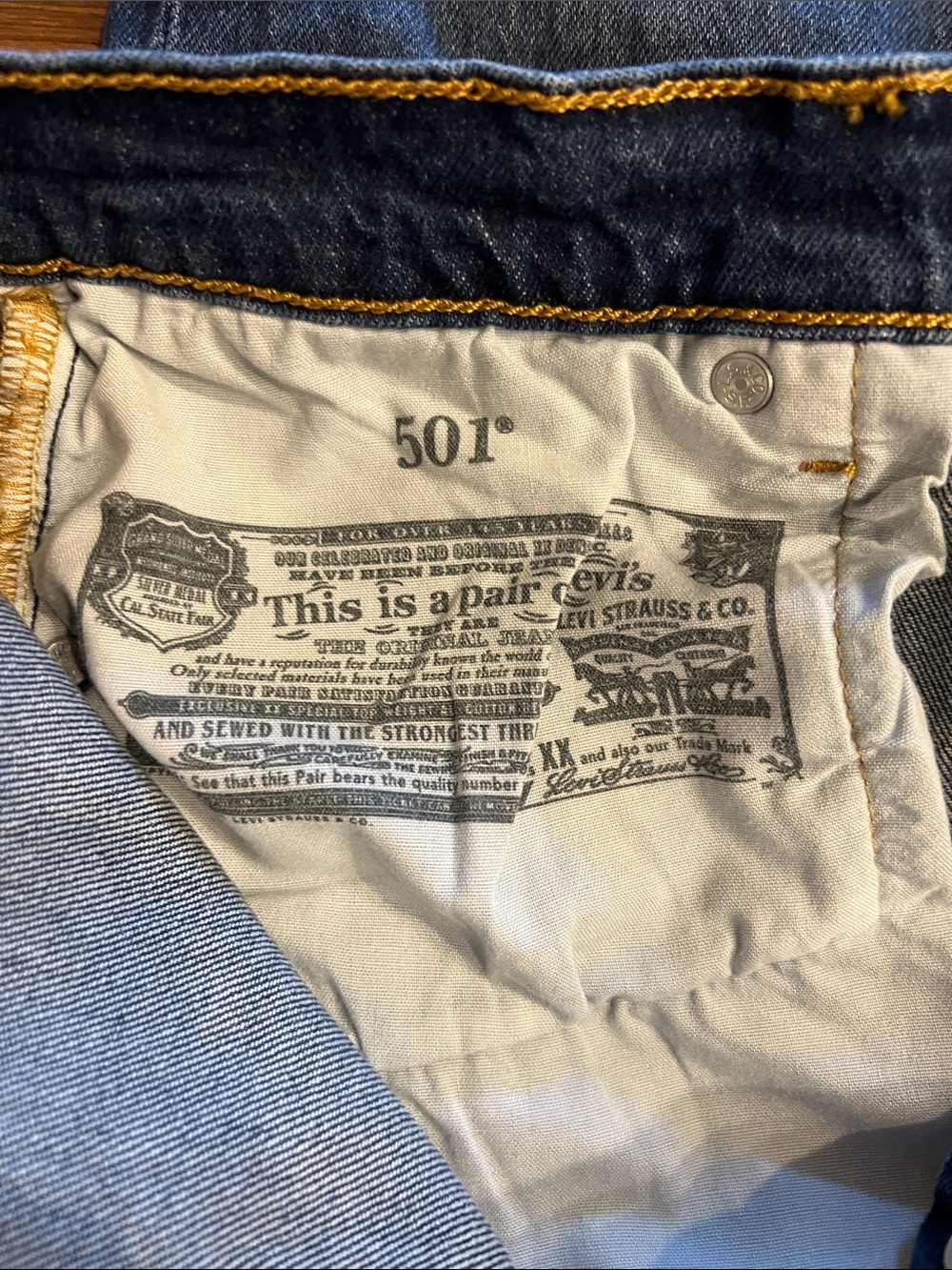 Classic Levi’s 501 Straight Leg Jeans in Medium Blue Denim - Picture 9 of 11